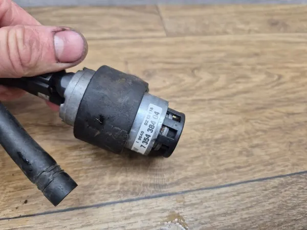 BMW 3 G20 5 G30 X3 G01 X5 F15 POMPE ADBLUE 7421234 image 2