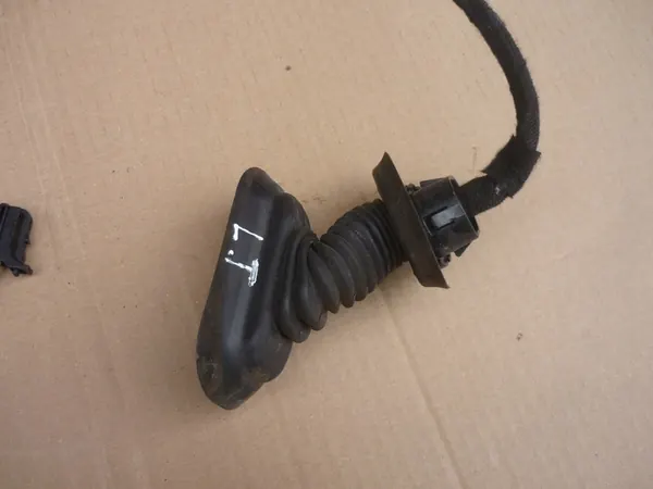 Audi A4 B6 B7 Takaluukun Kaapeli 8E0971687E image 2