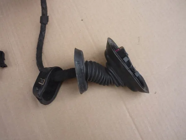 Audi A4 B6 B7 Takaluukun Kaapeli 8E0971687E image 3