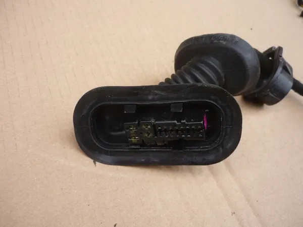 Audi A4 B6 B7 Takaluukun Kaapeli 8E0971687E image 4