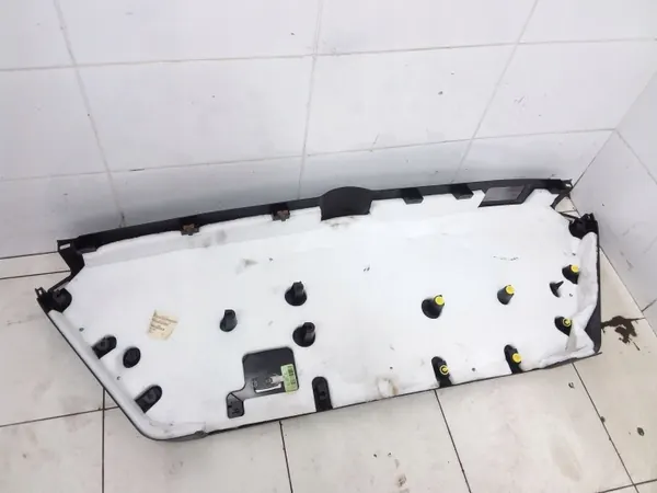 Tapicería de maletero Mercedes-Benz R W251 OEM A2517400670 image 3