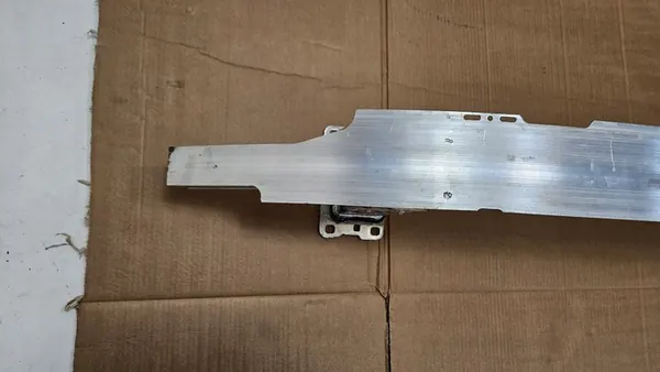 Etupuskuri vahvistus Audi A6 C8 OEM 4K0807109 image 3