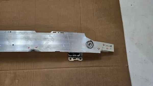 Etupuskuri vahvistus Audi A6 C8 OEM 4K0807109 image 4