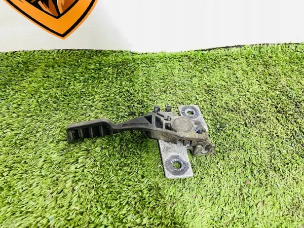 Konepeiton avauskahva OEM DK6216824AB Range Rover Sportille image 2