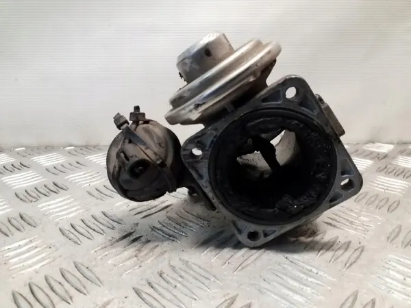 EGR-Ventil OEM 074129637B für VW LT 28-46 II Kastenwagen image 5