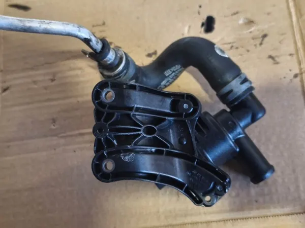 Audi OE vattenpump 4H0121670A för Q7 A8 4.2 TDI image 3