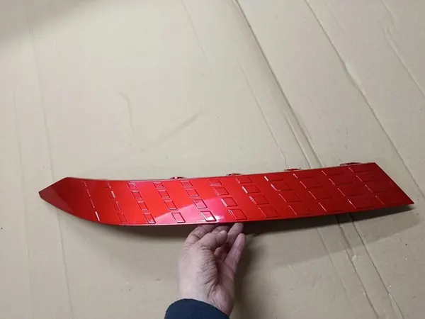 Höger Stötfångar Grilllist Renault Captur II Lift 2024 - OEM image 1