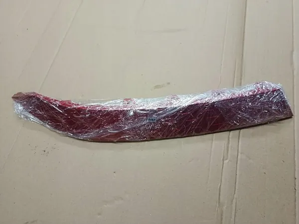 Höger Stötfångar Grilllist Renault Captur II Lift 2024 - OEM image 4