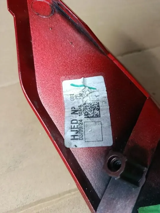 Höger Stötfångar Grilllist Renault Captur II Lift 2024 - OEM image 6