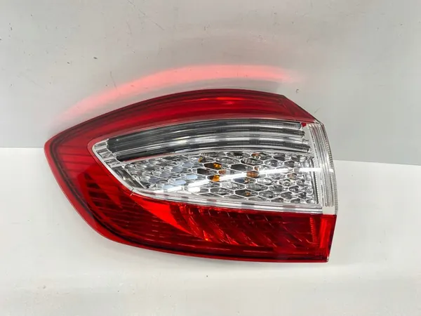 Vänster Baklykta Ford Mondeo IV MK4 Kombi 2010-2015 image 2