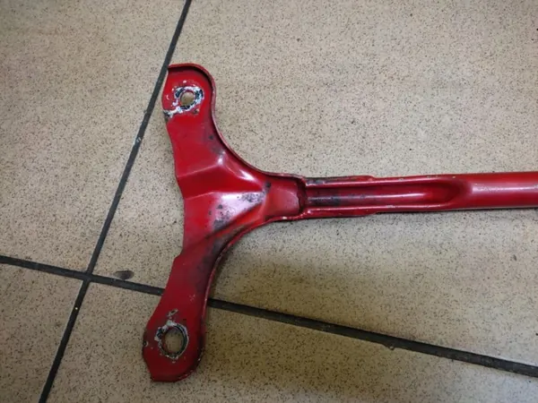 Barre anti-roulis avant Mazda OE pour 323F - Occasion image 5