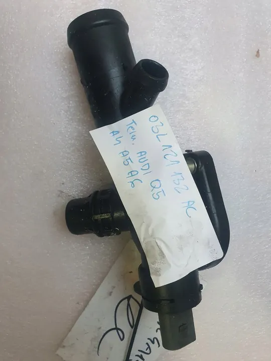 Tubo de água Audi A4 A5 A6 Q5 OEM 03L121132AC image 3