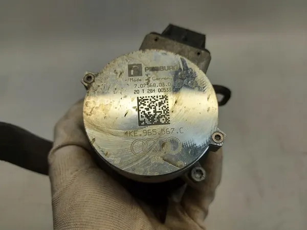 Audi Q8 E-TRON SUV Vattenpump OEM 4ke965567c image 3