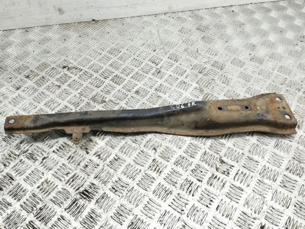 Mitsubishi Outlander 2008 Voorste subframe OEM AMD76927 image 2
