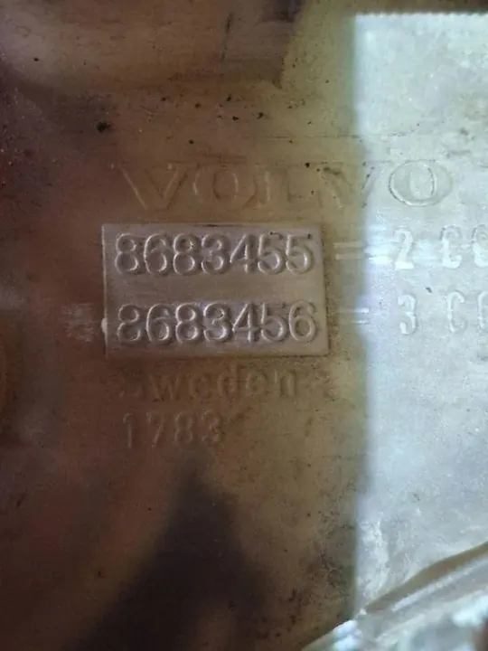 Réservoir d'expansion Volvo OEM 1783 - État utilisé image 3