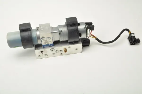 Pompe de toit Mercedes OEM A1728000030 - Occasion image 3