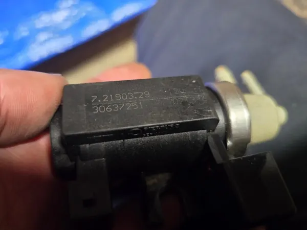 Onderdrukventiel / Turbosolenoïde OEM 72190329 voor Volvo V70 II image 3