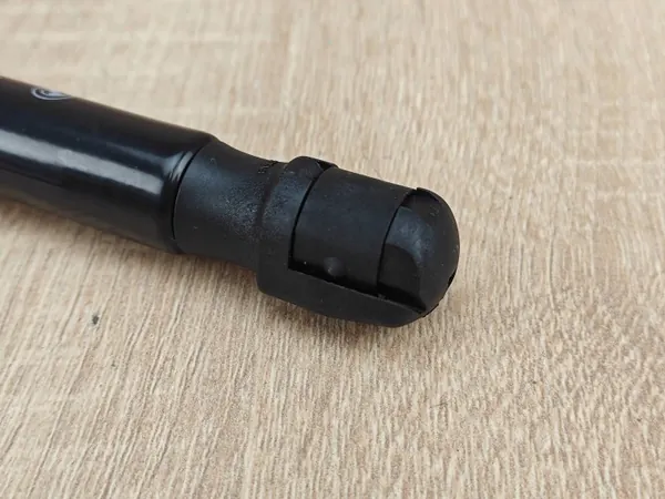 OEM 7419041 Pistón de Capó BMW Serie 8 G16 G15 G14 image 4
