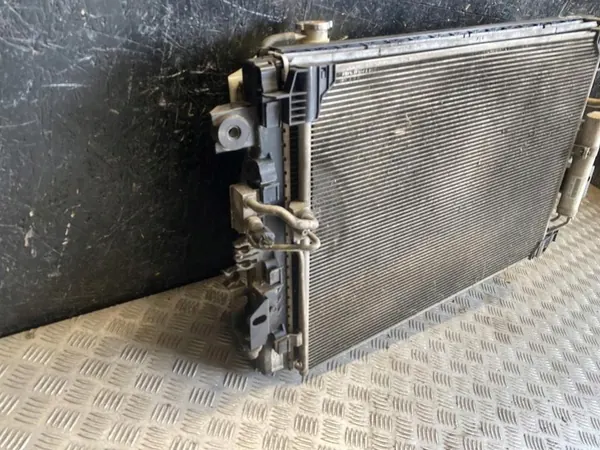 Radiador Nissan NP300 NAVARA 2016 OEM 92131-BH40B image 2