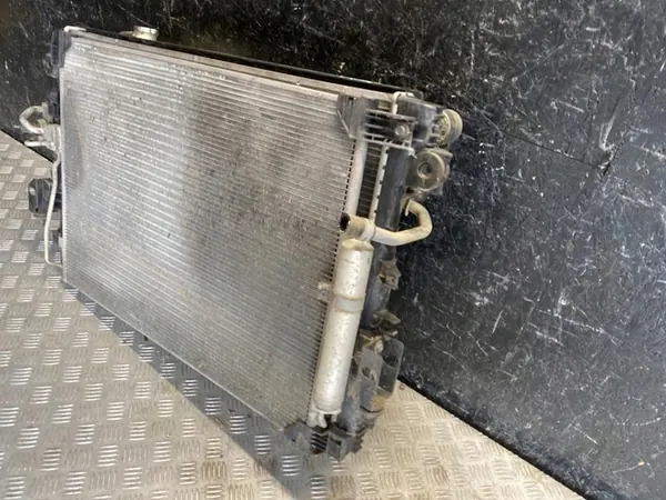 Radiador Nissan NP300 NAVARA 2016 OEM 92131-BH40B image 3