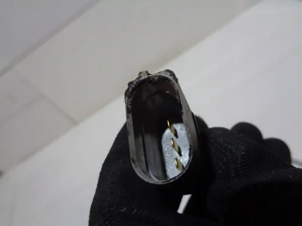 Kampiakselin Positiotunnistin Audi A8 D3 3.7 03-06 OEM 077905381J image 3