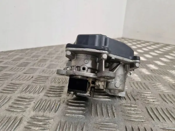 Válvula EGR Skoda OEM 05L131501MV100 - Usada image 3