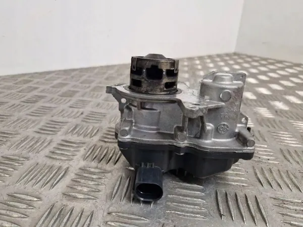 Válvula EGR Skoda OEM 05L131501MV100 - Usada image 5