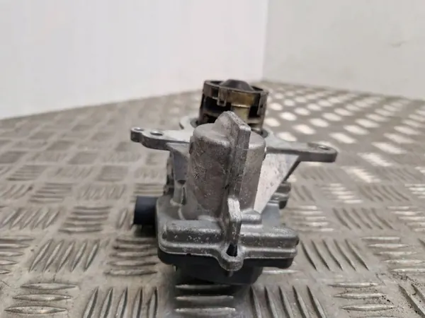 Válvula EGR Skoda OEM 05L131501MV100 - Usada image 6