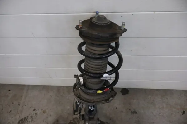 Kia Ceed III Lift Vorderer Linker McPherson-Federbein OEM image 3