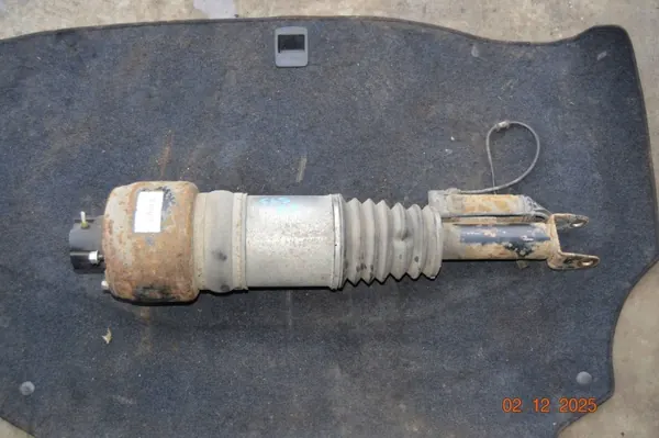 Fram vänster luftfjädring OEM C086078 Mercedes-Benz image 2