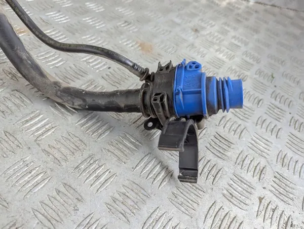 Tubo de llenado AdBlue OEM 9821575480 - Opel image 6