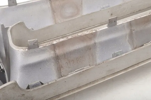 MERCEDES CLASSE E W212 GRILLE A2128850622 A2188880060 image 4