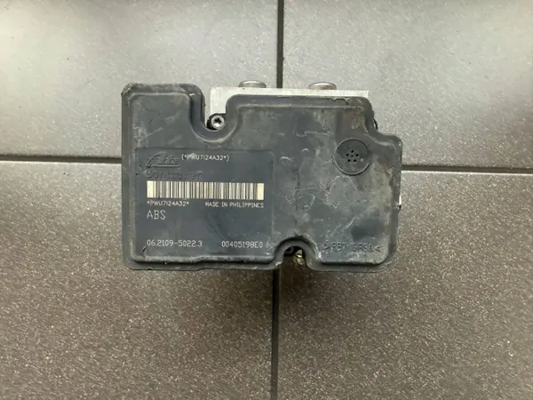 Mitsubishi Lancer ABS-jarrupumppu OEM 4670A072 image 2