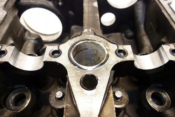 RENAULT MASTER III 2.3 DCI Culata + Válvulas image 9