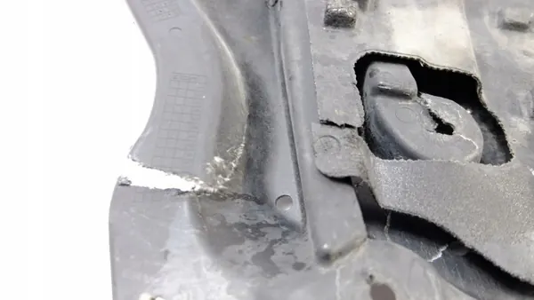 Mercedes CLS 218 Tampa Inferior Para-choques Dianteiro OEM image 9