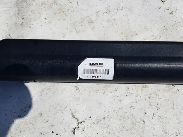 Vérin de levage cabine DAF OEM 1896447 XF 106 Euro 6 image 3