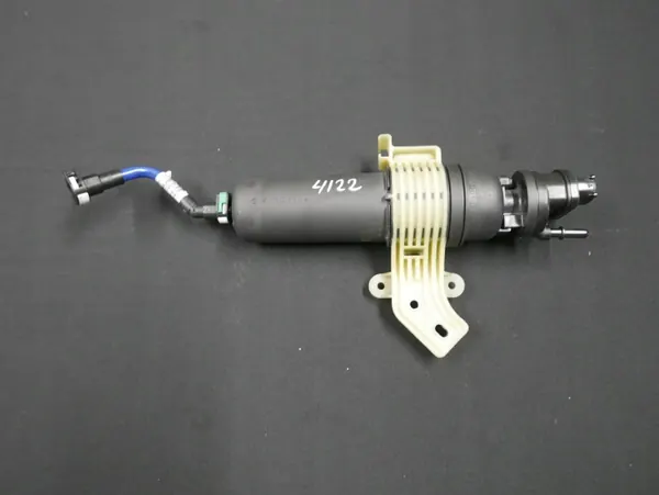Calentador combustible BMW G30 G31 OEM 8591017 - Usado image 2