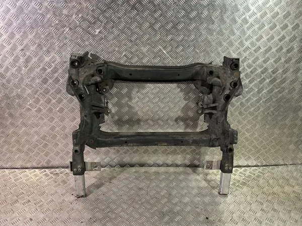 Mercedes-Benz Främre Stödräm OEM A2056200571 image 2