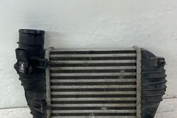 Radiatore intercooler AUDI A6 2.0L 125kW 4F0145805AA image 3