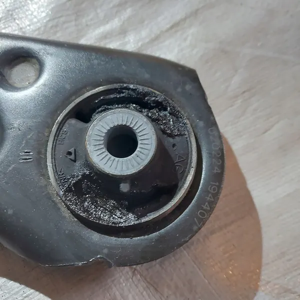 Braccio Oscillante Anteriore Destro SKODA OCTAVIA IV VW GOLF VIII image 4