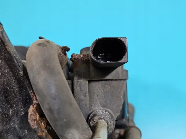 Mercedes W212 Veringspomp OEM 4430201701 image 5