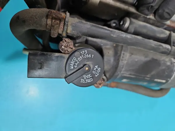Mercedes W212 Veringspomp OEM 4430201701 image 6