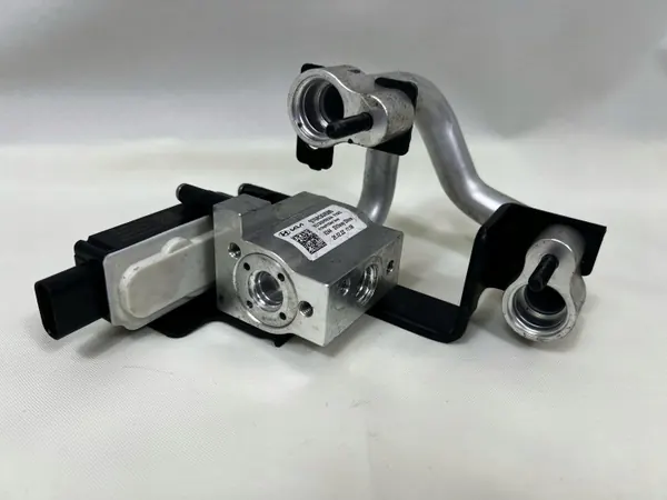 Hyundai Ioniq 5 ilmastointilaajennusventtiili OEM 976R3G1500 image 5