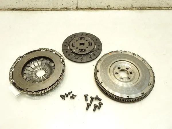 Skoda OE 03F141025 Conjunto de Embreagem image 3