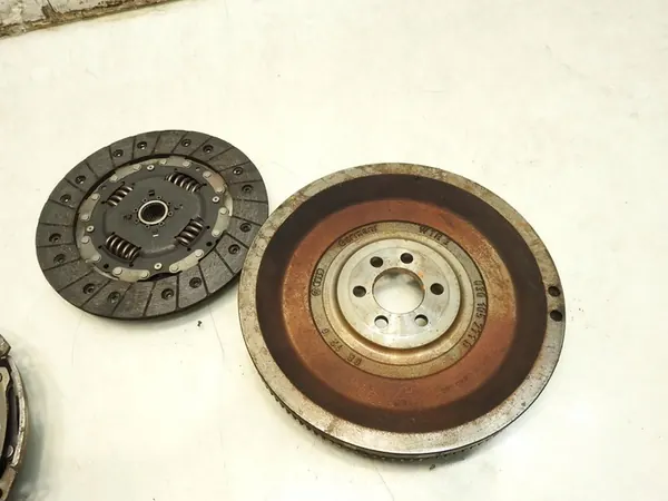 Skoda OE 03F141025 Conjunto de Embreagem image 4