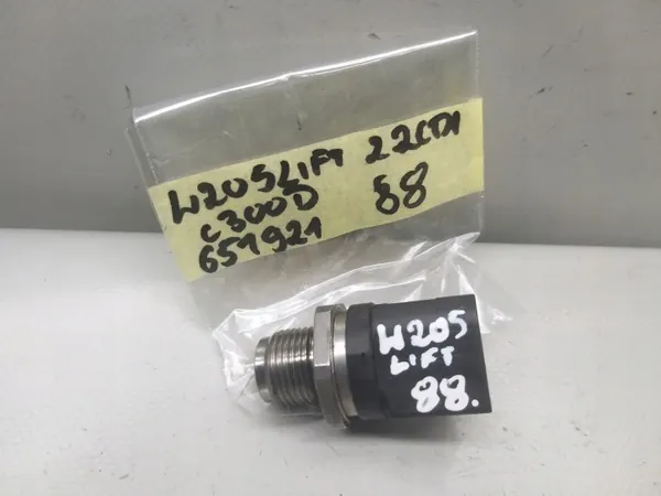 Kraftstoffdrucksensor OEM A0009052701 für Mercedes image 8