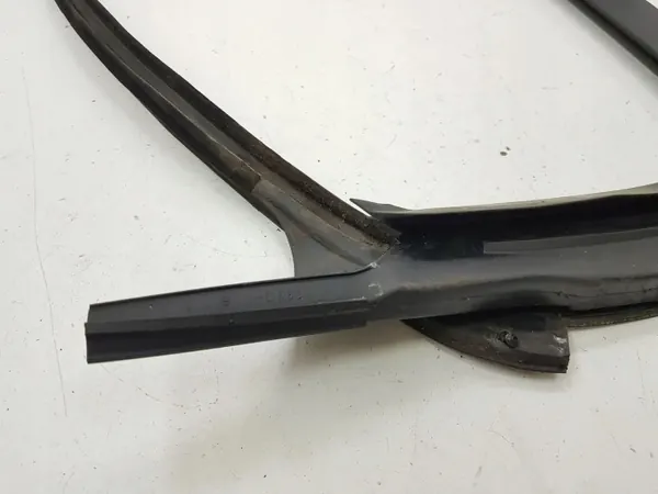 Junta puerta trasera Maserati Quattroporte 2004 OEM 300578303 image 9