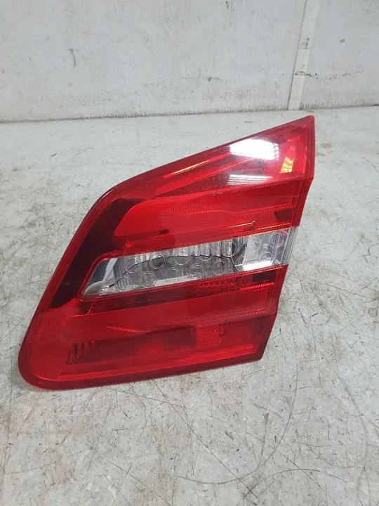 Mercedes B W246 Linker Achterlicht A2469066300 image 2