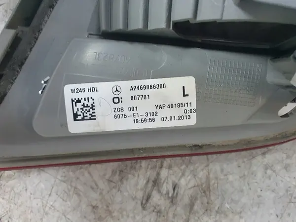 Mercedes B W246 Linker Achterlicht A2469066300 image 4