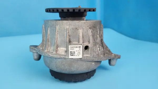 Support Moteur Mercedes W213 OEM A2132402400 image 2